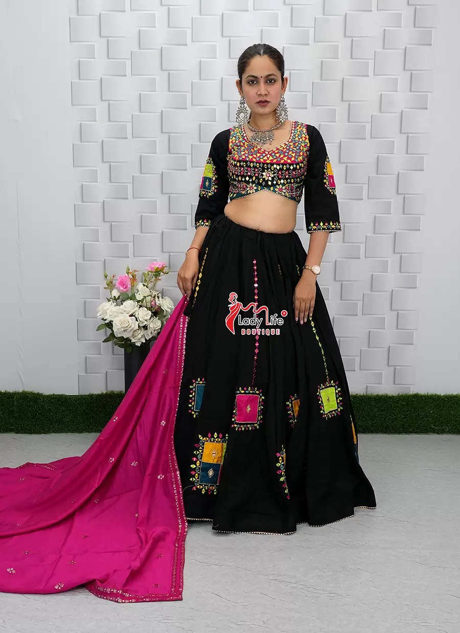 HEAVY MIRROR WITH PEACH WORK CHOLI